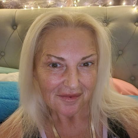 Angela Deem Straightens Her Hair