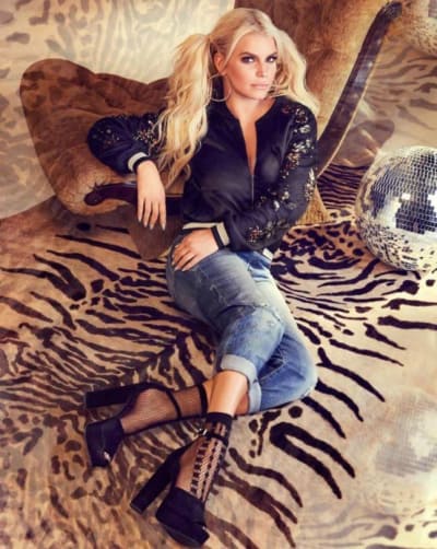 Jessica Simpson Schoolgirl Photo