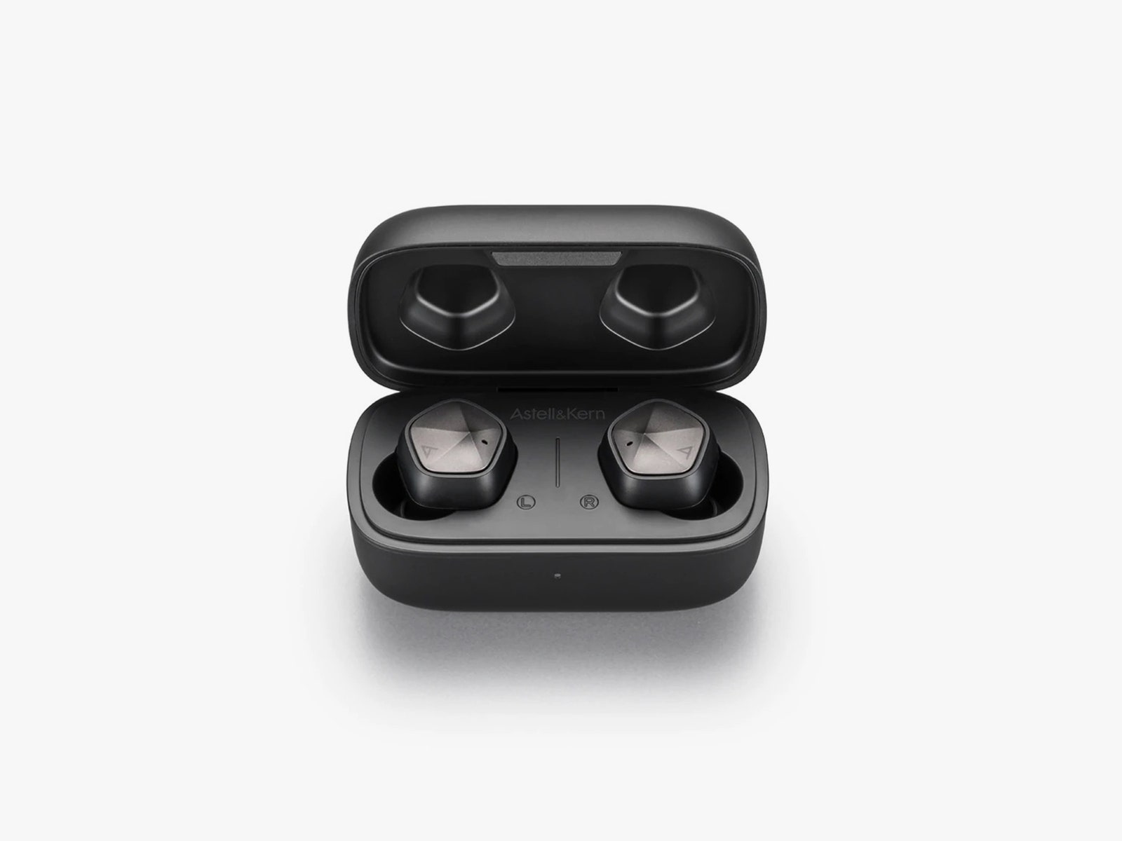 Astell and Kern UW100 earbuds in charging case