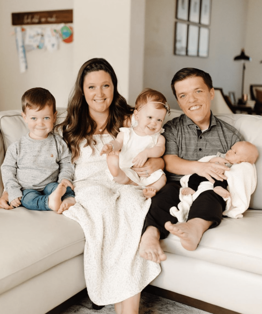 Zach and Tori Roloff and 3 Kids