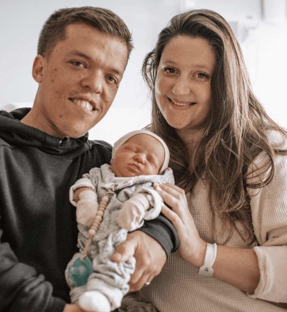 Zach and Tori Roloff and Son