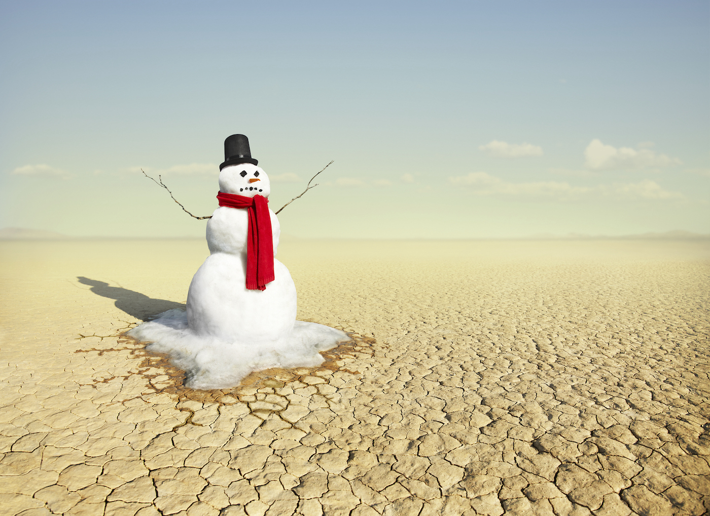 A classic snowman built and photographed at Cuddyback dry lake bed in the Mojave desert California, USA. Photographed with a Canon 1DS Mark II.