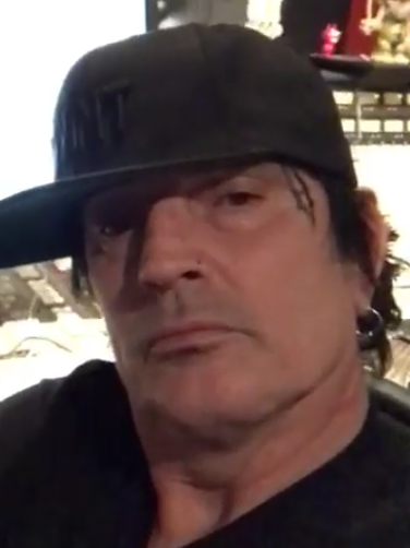 Tommy Lee Selfie