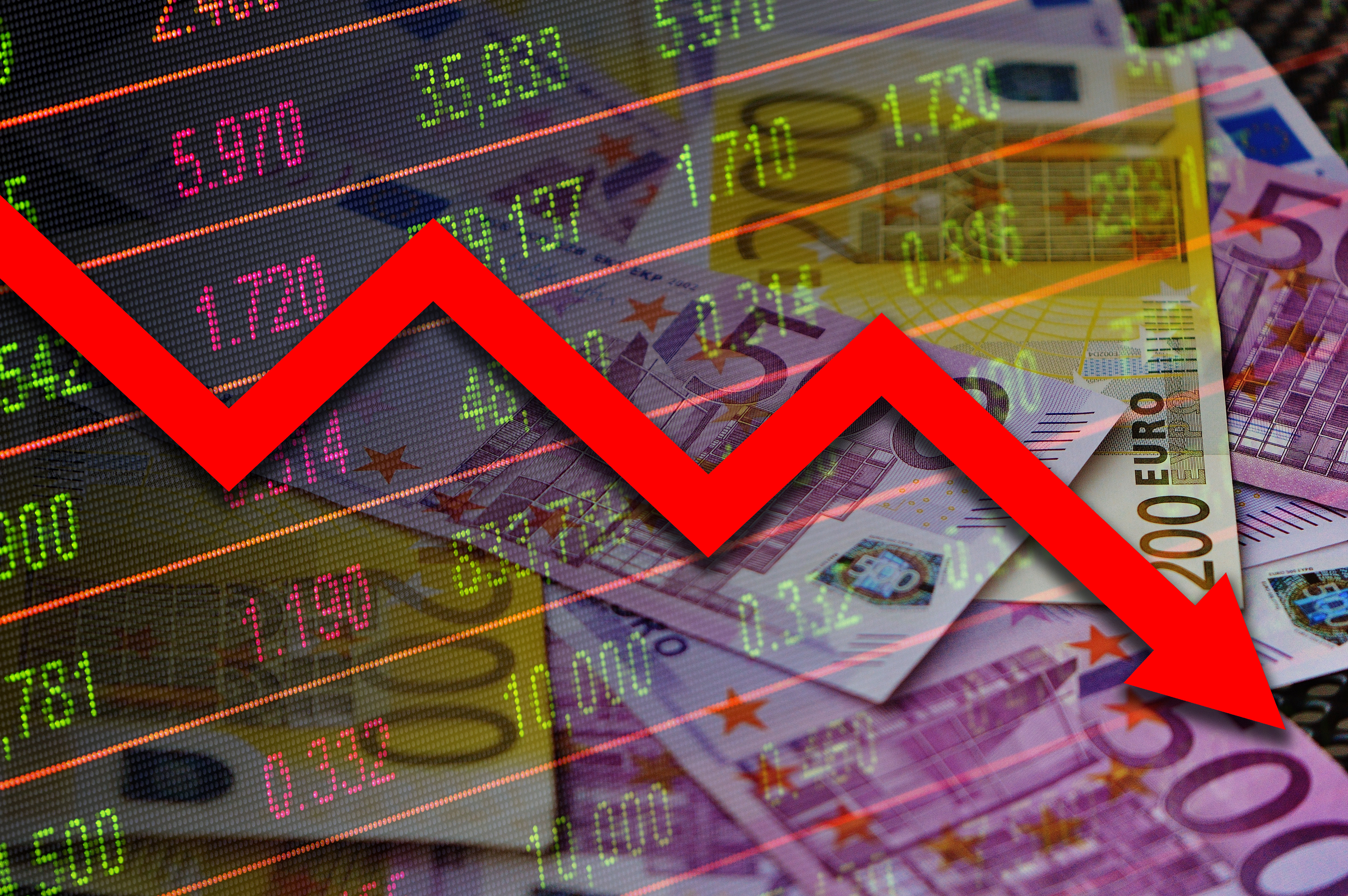 Economy graph: red down arrow