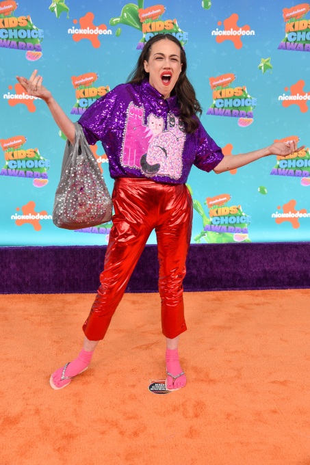 Colleen Ballinger attends Nickelodeon's Kid's Choice Awards in character as Miranda Sings.