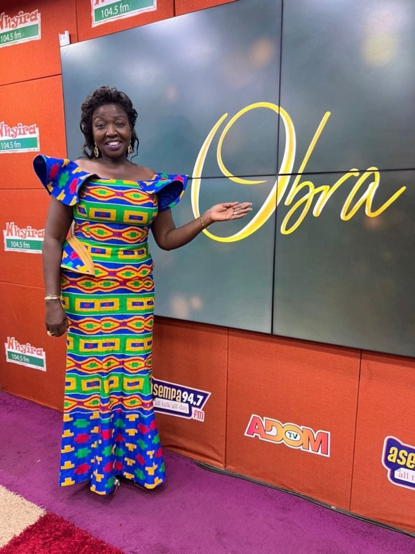 Nhyira Fm’s Mama Effe Amanor honoured with a Special Kente cloth woven in her name Nhyira Fm’s Mama Effe Amanor honoured with a Special Kente cloth woven in her name