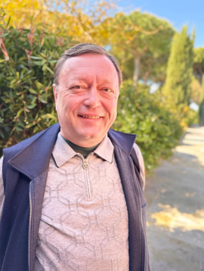 Konstantin Nikolaev focusing on managing a winery in Tuscany, Italy