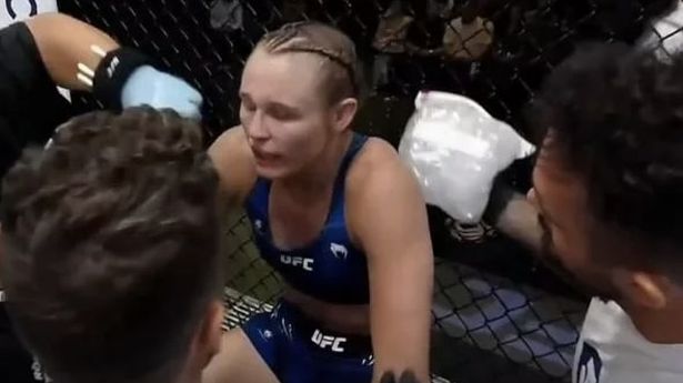 Tony Kelley in the corner with Andrea Lee