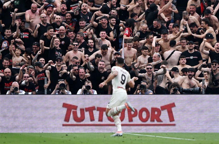 Kaka & Pato lead celebrations as brilliant AC Milan dethrone Inter as Serie A champions on final day