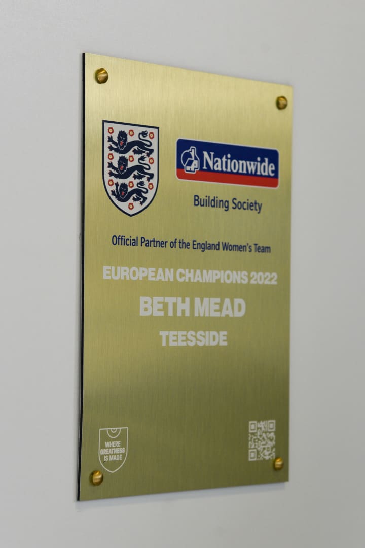 Beth Mead golden plaque