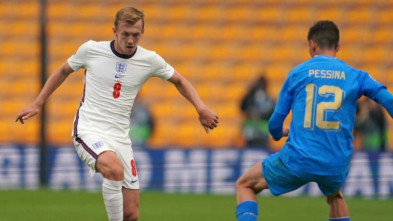 James Ward-Prowse of England, left, is closed down by Matteo Pessina of Italy during the Nations League soccer match between England and Italy at Molineux Stadium in Wolverhampton, England, Saturday, June 11, 2022. (AP Photo/Jon Super)