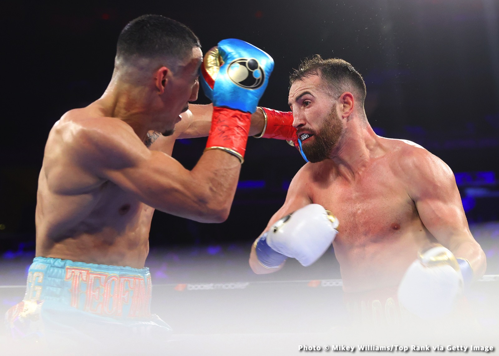 Image: Boxing Results: Teofimo Lopez wins a Split Decision over Sandor Martin!