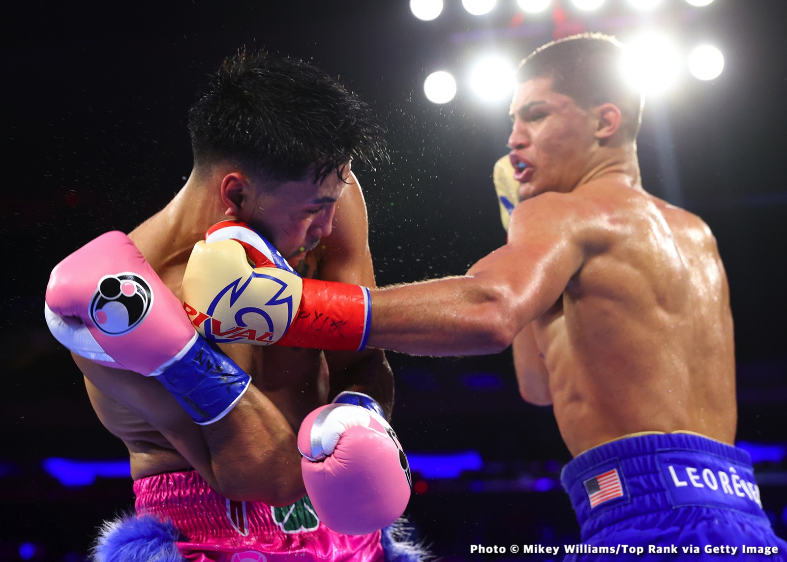 Image: Boxing Results: Teofimo Lopez wins a Split Decision over Sandor Martin!