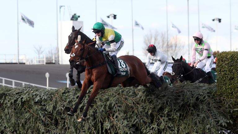 Cloth Cap and Tom Scudamore in the 2021 Aintree Grand National