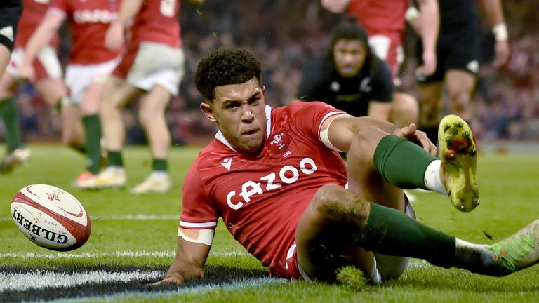 Wing Rio Dyer has been named to start for Wales against Ireland in the Six Nations 