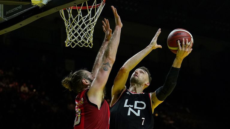 Dekker scores past Leicester Riders' Darien Nelson-Henry