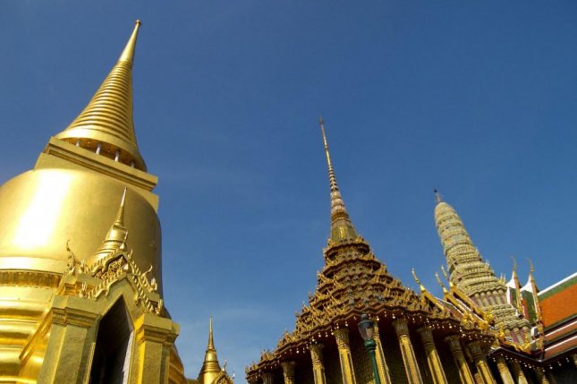 Thailand to ease COVID-19 travel restrictions to spur busy tourism season