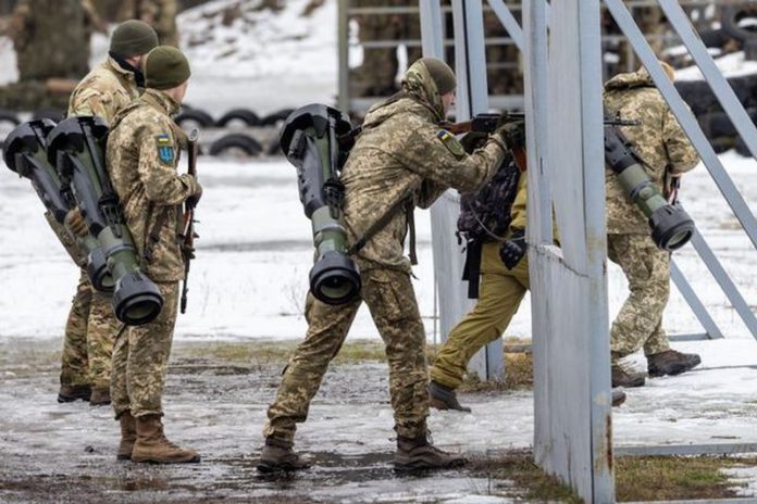 Ukrainian soldiers take part in a training exercise ( Image: Andy Commins / Daily Mirror) Ukrainian soldiers take part in a training exercise ( Image: Andy Commins / Daily Mirror)