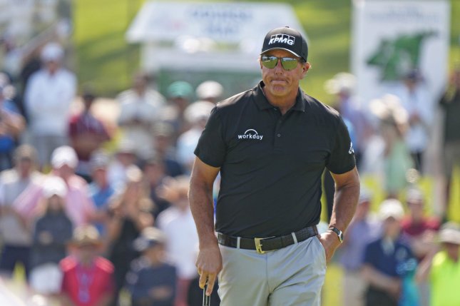 Augusta chairman: Phil Mickelson was invited to Masters but withdrew
