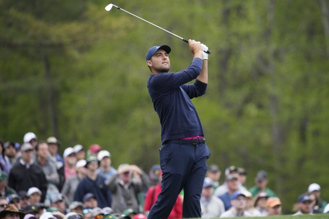 Masters: Scottie Scheffler builds 5-shot lead in 2nd round; Tiger Woods makes cut