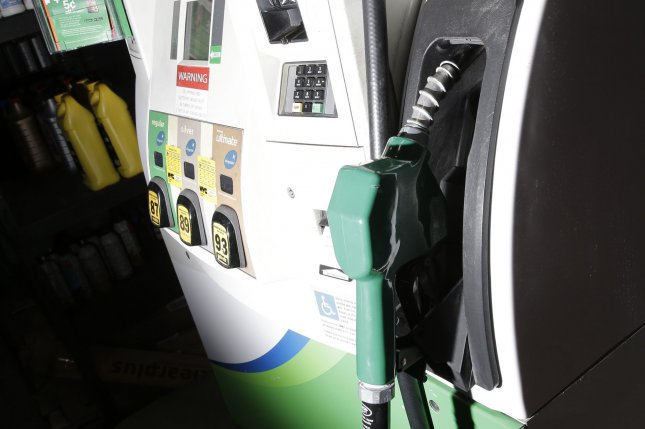 U.S. gas prices on downward trend, AAA data show