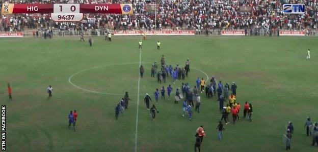 Pitch invasion during Highlanders' PSL game against Dynamos