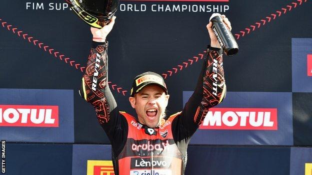 Alvaro Bautista leads the championship by 29 points over Rea