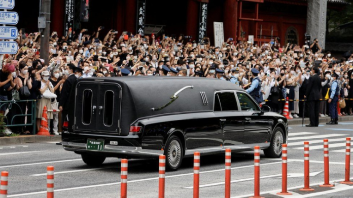 Japanese mourners pay last respects to ex-Prime Minister Shinzo Abe at funeral