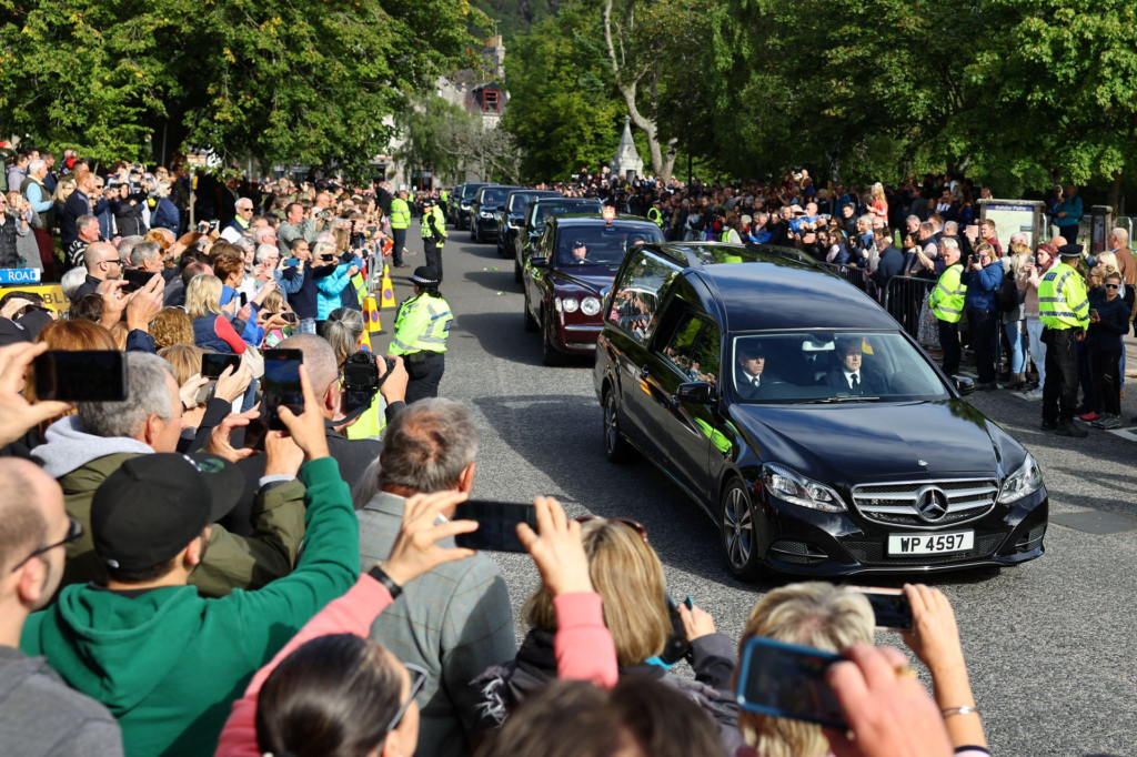 Queen Elizabeth II's coffin arrives in Edinburgh, mourners line streets to pay their respects