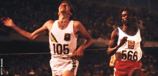 Wilson Kiprugut (right) in action in the 800m final at the 1968 Mexico Olympics