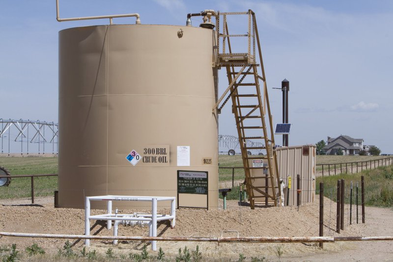 A survey of more than 100 executives in the energy sector by the Dallas Fed shows optimism may be waning as the price of oil drifts further away from $100 per barrel. File photo by Gary C. Caskey/UPI. | <a href="/News_Photos/lp/49c09c8da2a32ff81af5abd423557735/" target="_blank">License Photo</a>
