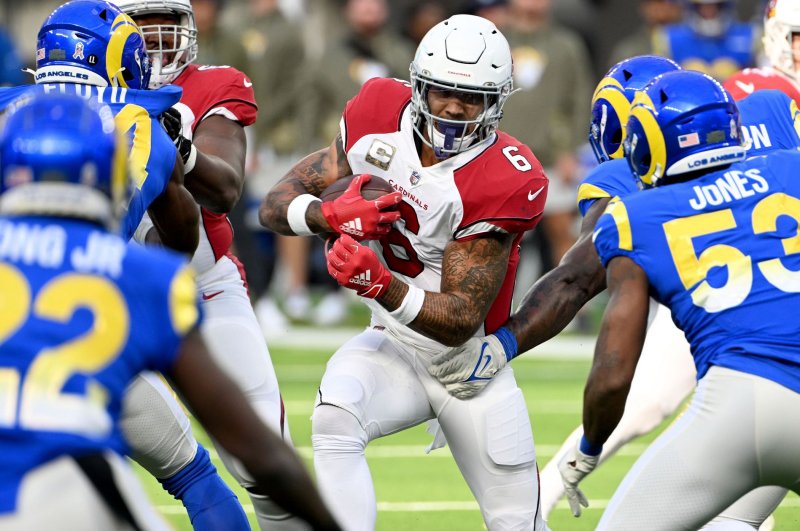 Veteran running back James Conner (C) and the Arizona Cardinals will face the Tampa Bay Buccaneers on Sunday in Glendale, Ariz. File Photo by Jon SooHoo/UPI | <a href="/News_Photos/lp/23d8d730190a9377a1bb88ca8edc2082/" target="_blank">License Photo</a>