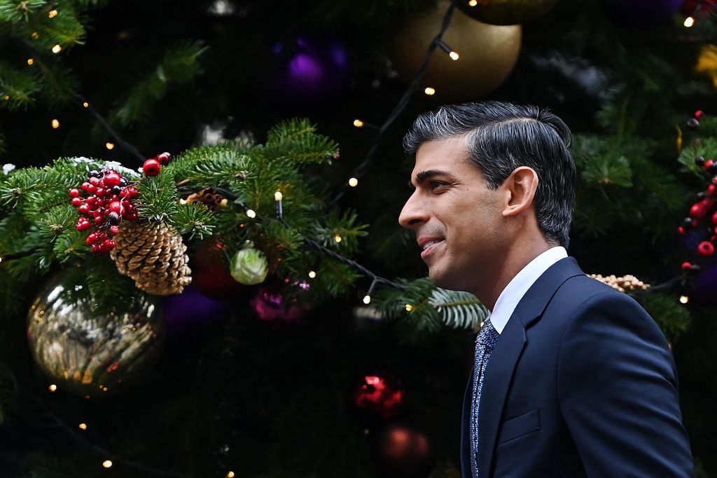 Rishi Sunak departs 10 Downing Street for Prime Minister's Questions, 14 December 2022