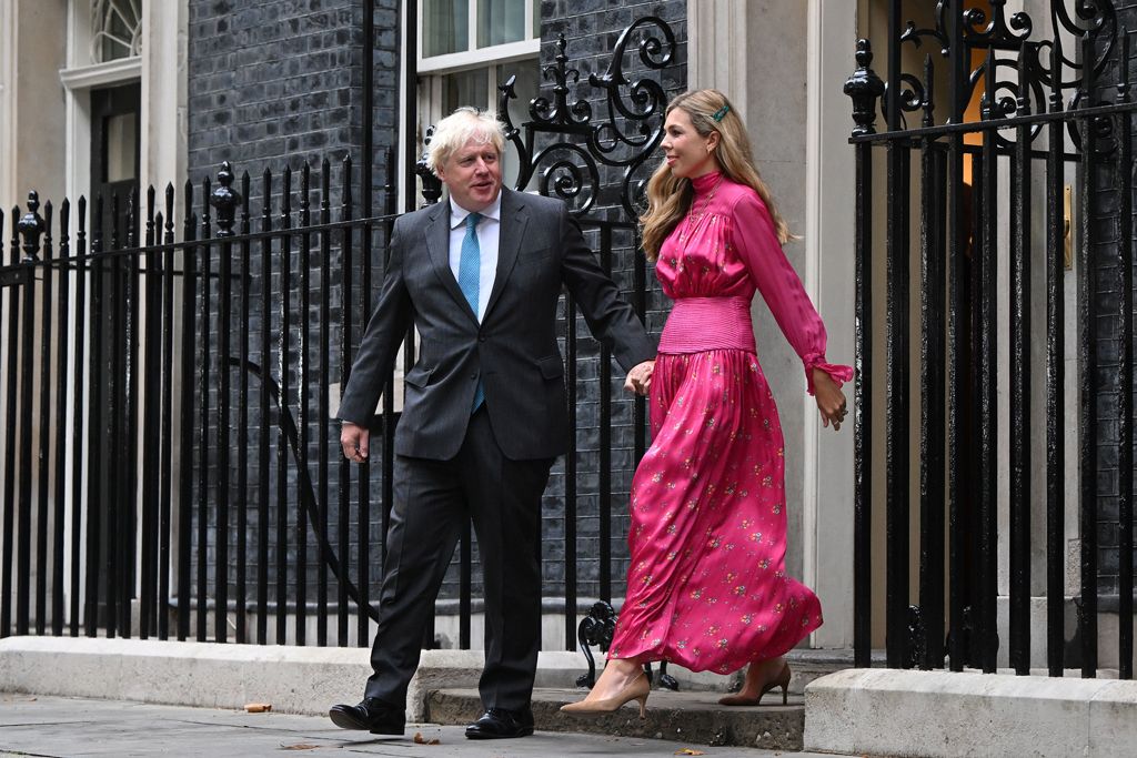 Boris Johnson and wife Carrie head for Balmoral to meet Queen Elizabeth II, where he would formally resign as Prime Minister - 6 September 2022