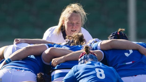 Siobhan Cattigan playing for Scotland against Italy
