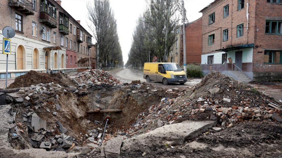 Destruction in a Donbas town