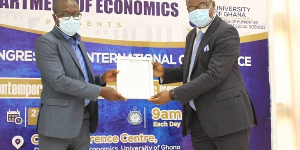 The award was presented to the Governor during the 2nd Department of Economics Alumni Congress