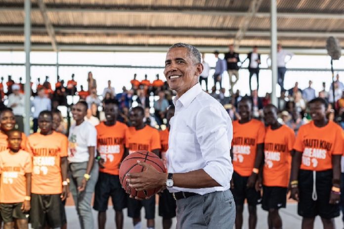 US Barack Obama in action on the basketball court