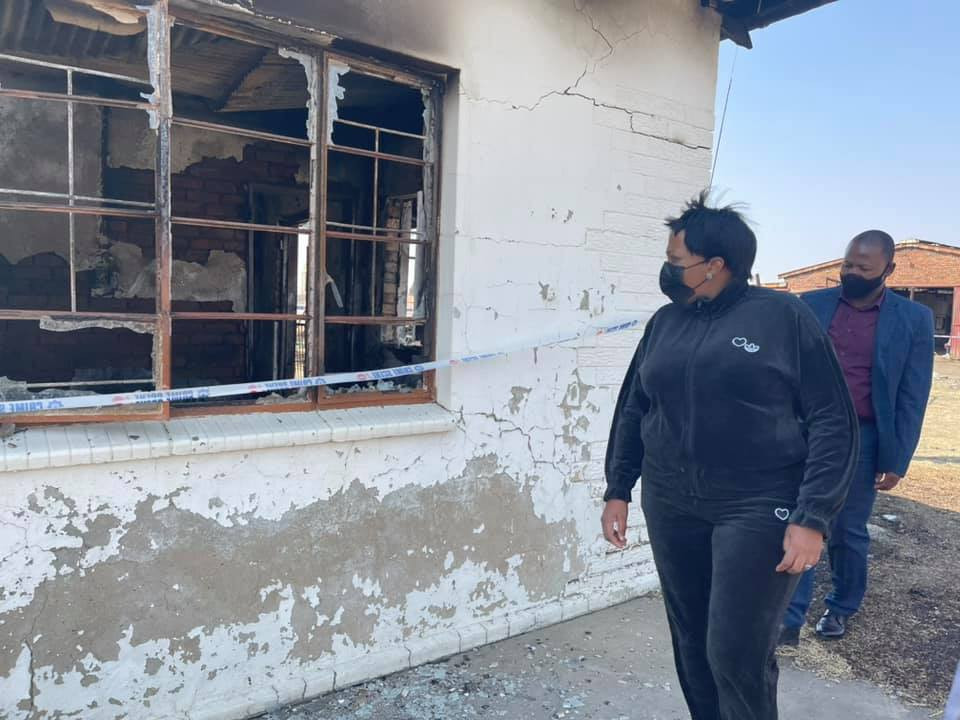 2-year-old South African girls die in house fire after being locked indoors with burning candle by guardian 