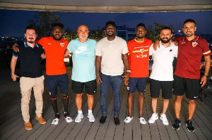 Gyan visited the players and management team of Kayserispor before their game against Basaksehir
