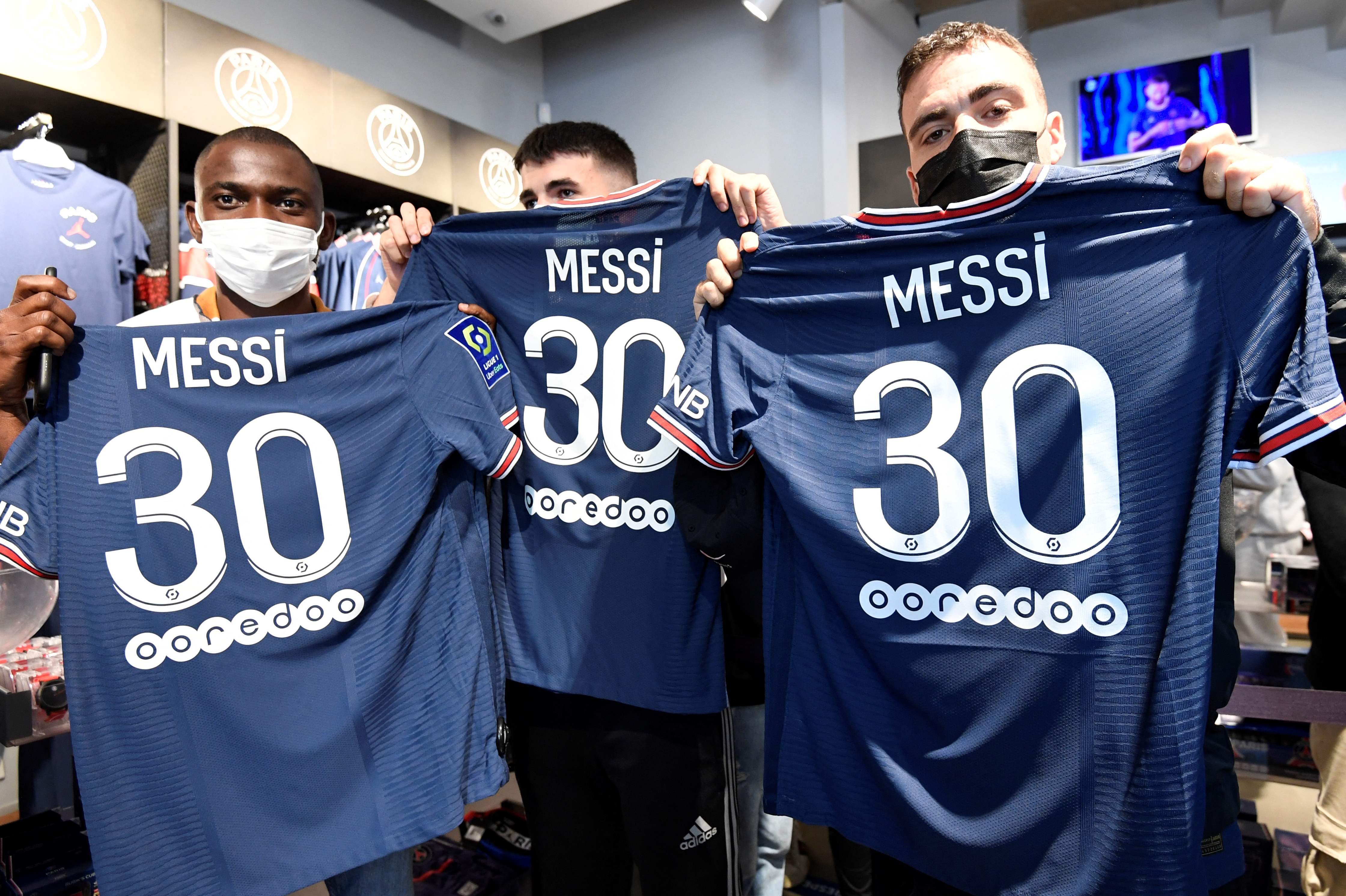 Somes lucky fans were able to get their hands on a 'Messi 30' jersey on Wednesday morning