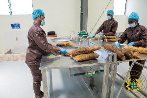 President Akufo-Addo commissioning a food processing factory at Adonkwanta