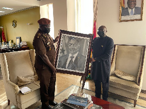 Mahamudu Bawumia, Vice President of Ghana receiving a plaque presented to him