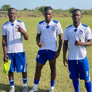 Rodney Appiah in the middle with some teammates