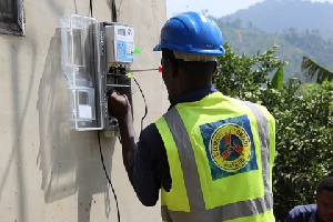 Ghanaians have been advised to inspect the ID cards of ECG members when they visit