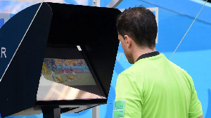 VAR will be used in the play-offs