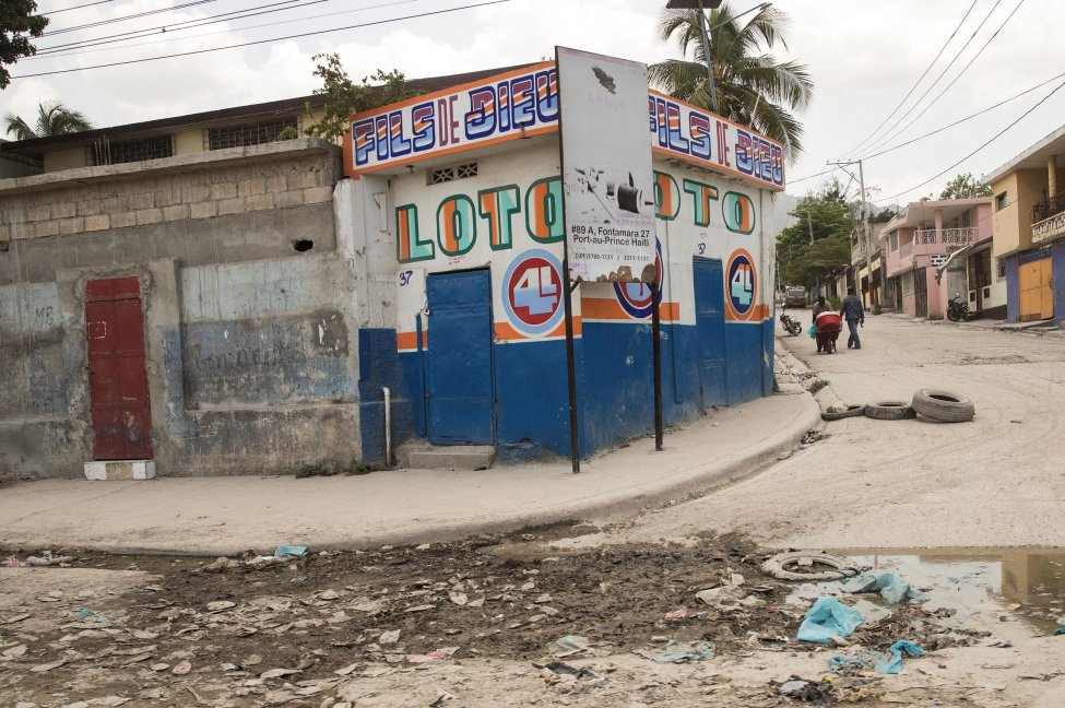 Haiti gang holding 17 U.S., Canadian aid workers demands $1M for each