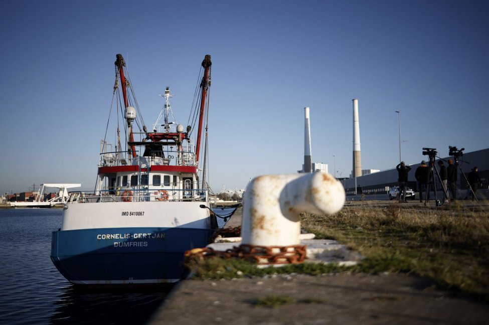 French fishermen to block English Channel ferry ports, tunnel in protest