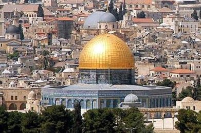 One Israeli killed, 4 hurt in Jerusalem's Old City; Palestinian suspect dead
