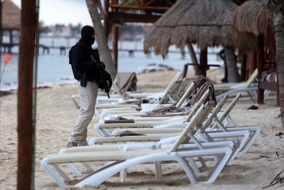 Two dead in gang shootout at Mexican tourist resort
